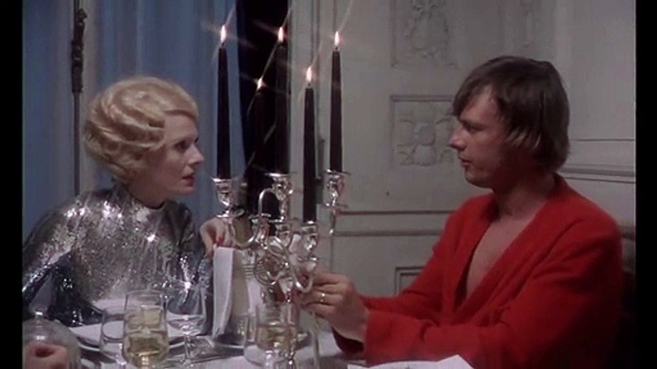 Les Lèvres rouges EXTRAIT VF "Vous ne risquez rien avec moi"