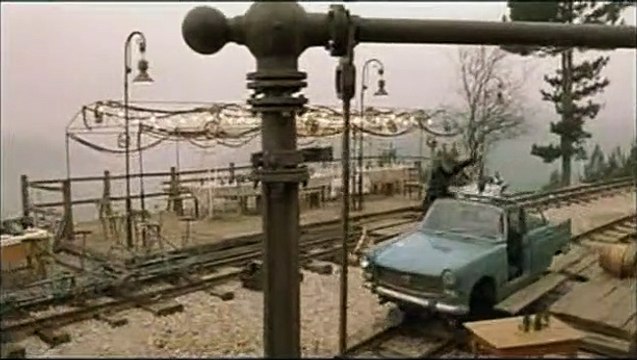 La Vie est un miracle Extrait vidéo (2) VF