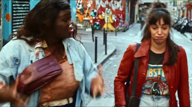 Entre les vagues Bande-annonce VF