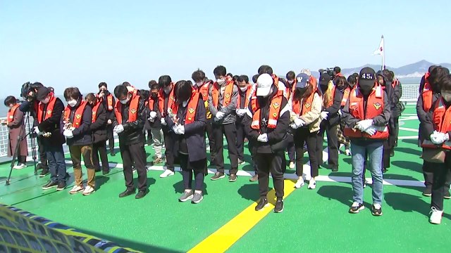 세월호 참사 8주기...눈물의 선상 추모 현장 / YTN