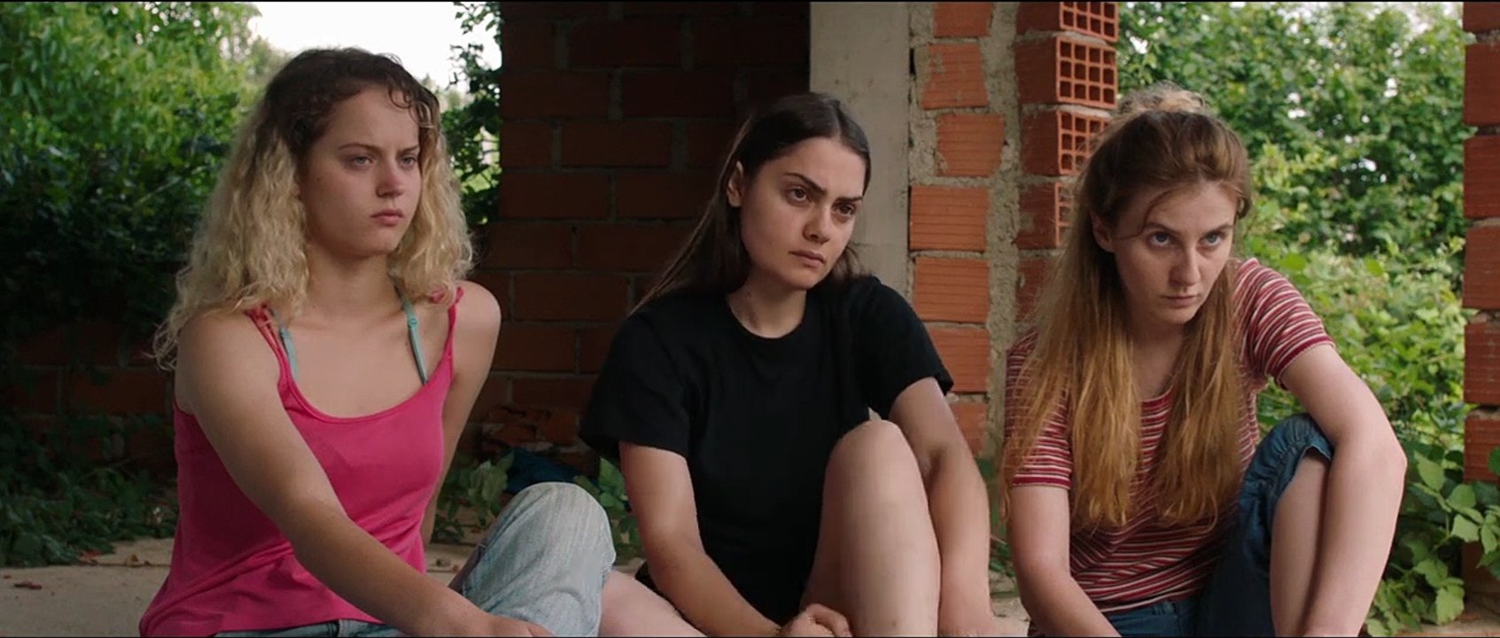 La Colline où rugissent les lionnes Bande-annonce VO