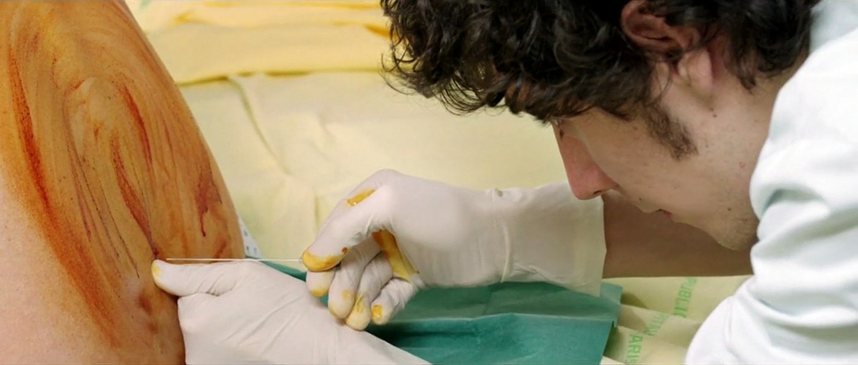 Hippocrate - EXTRAIT "Je vais te montrer comment on fait"