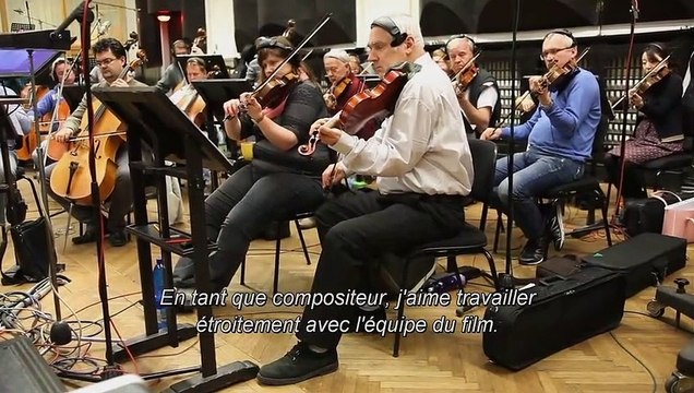 Premier Contact BONUS VO Un travail collectif