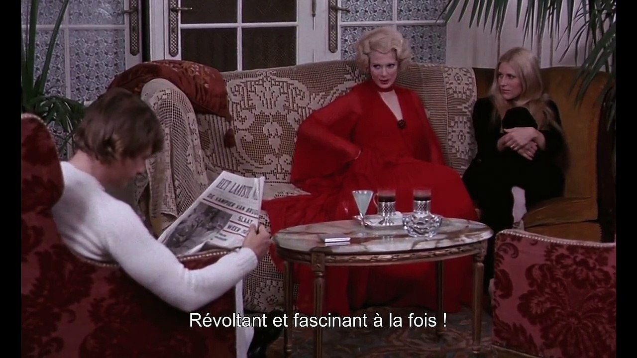 Les Lèvres rouges EXTRAIT VO "La Comtesse rouge"