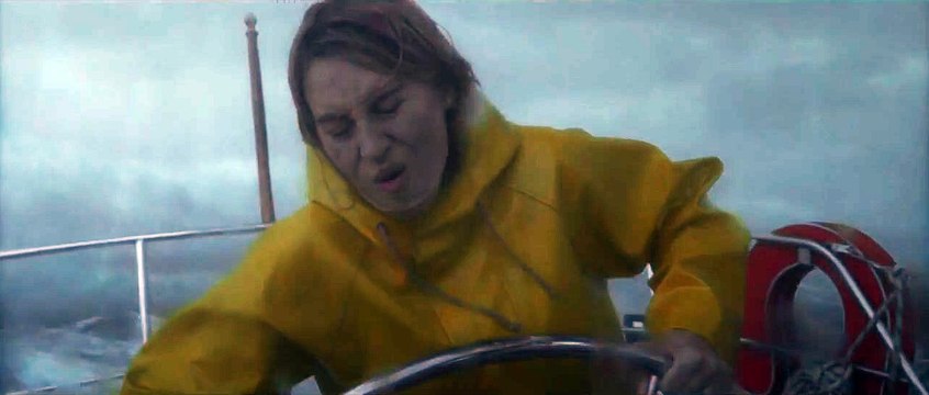 À la dérive EXTRAIT VO Pris dans la tempête