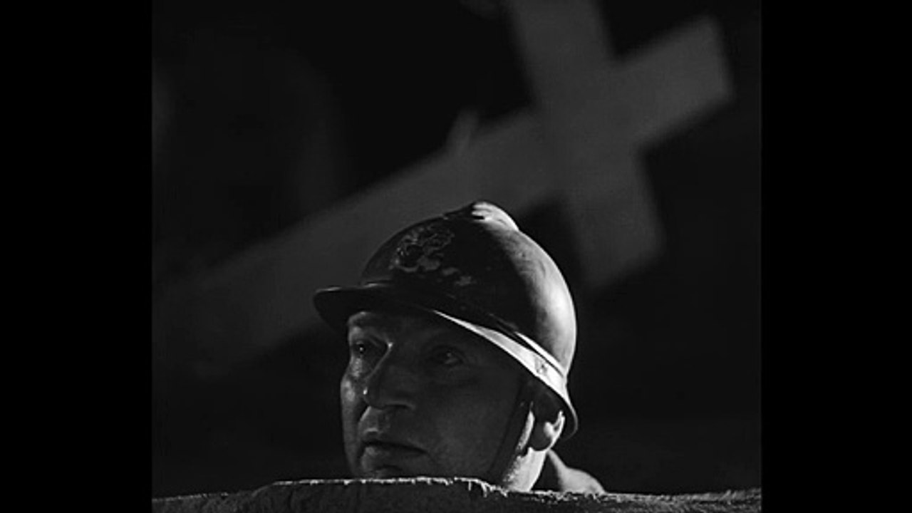 Les Croix de bois - EXTRAIT "Le cimetière"