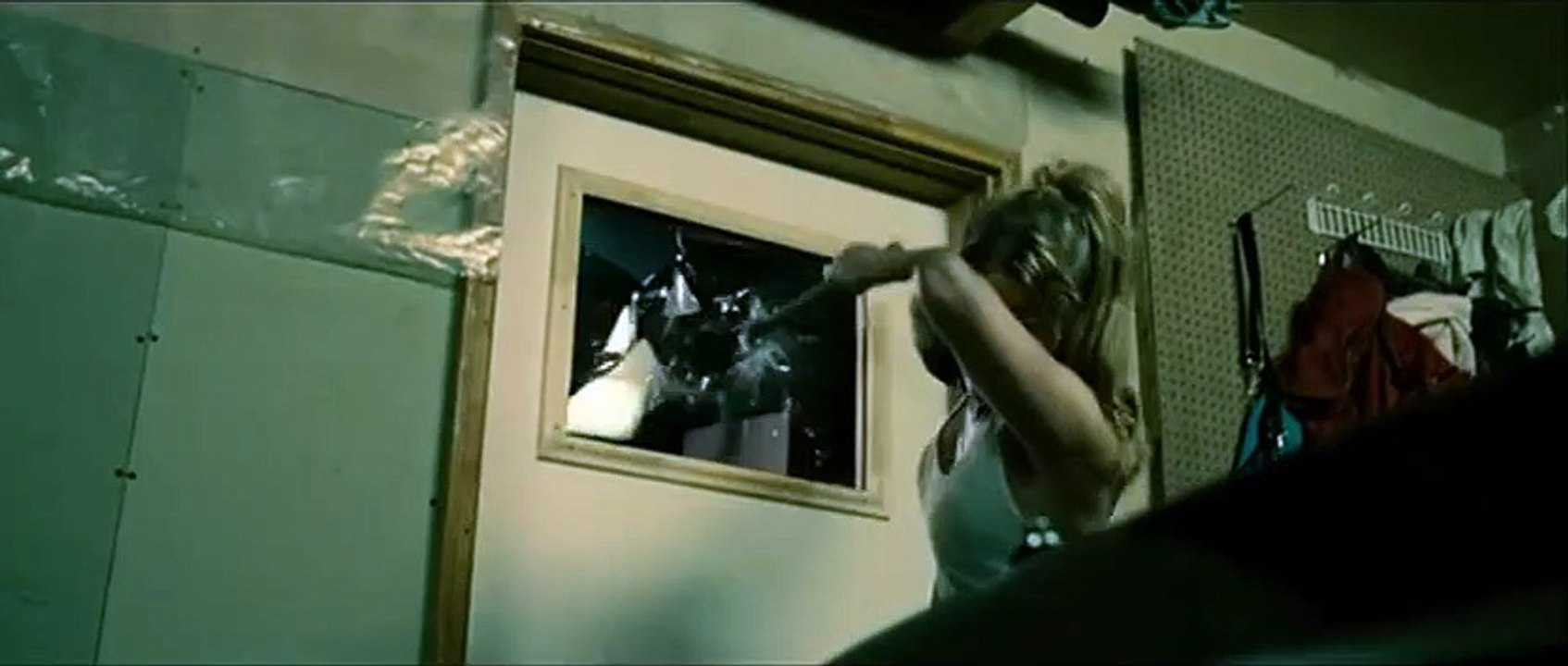 La Maison au bout de la rue Bande-annonce VO