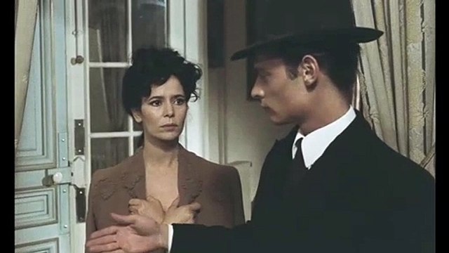 Les Violons du bal - EXTRAIT Les Allemands sont là !