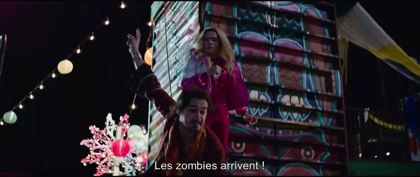 Retour à Zombieland EXTRAIT VO Le feu