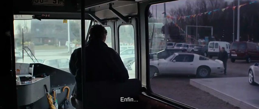 Belgica - EXTRAIT VOST Sers-lui une bière !