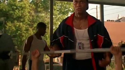 Un De trop Bande-annonce (2) VO