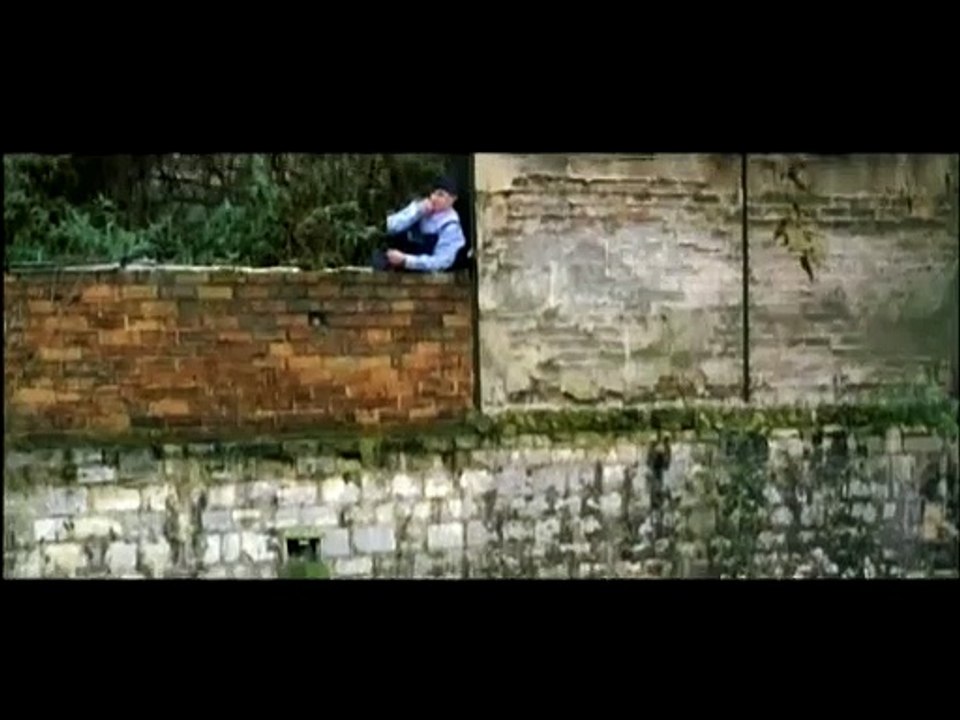 Enfermés dehors Teaser (2) VF