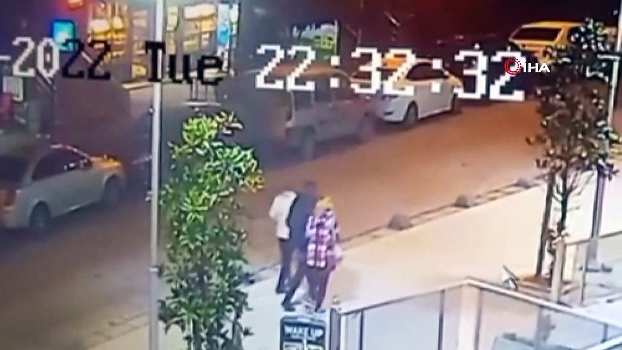 Dolandırıcılığın böylesi... Sevgili rolü yapan 3 kişi sahte dolarlarla telefon satın alıp kaçtı