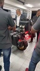 மீண்டும் பைக் உடன் நடிகர் அஜித்.. நீண்ட தாடியுடன் செம மாஸ் லுக்.. இணையத்தில் தீயாய் பரவும் வீடியோ!