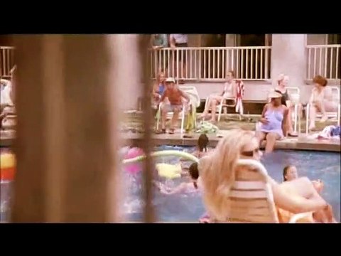 La Jeune fille de l'eau Bande-annonce VO