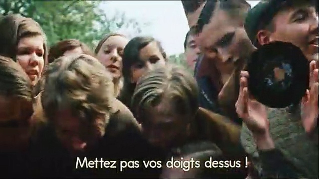 Le Perroquet Rouge Extrait vidéo VO