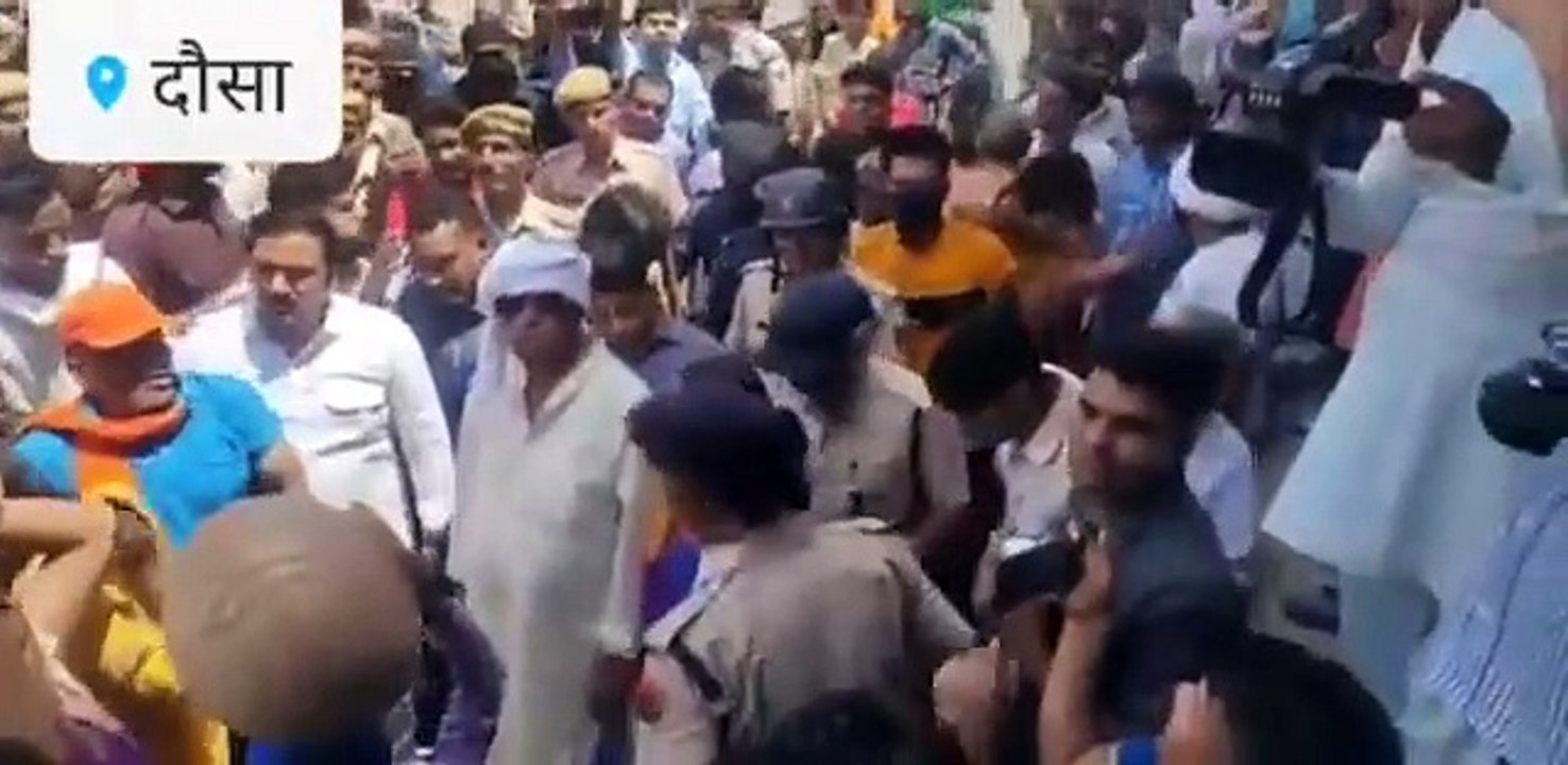 VIDEO : सांसद किरोड़ी लाल मीणा को प्रदर्शन के दौ...