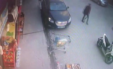 Esenyurt'ta baltalı yol verme kavgası