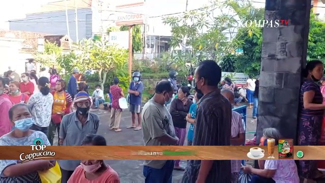 Antusias Terima BLT, Warga di Kabupaten Klungkung Rela Antre Berjam-jam Sebelum Kantor Pos Dibuka