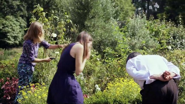 Le Beau Monde Bande-annonce VF