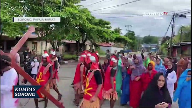 OMK Paroki Santo Petrus Sorong Gelar Jalan Salib Hidup Peringati Sengsara Kristus