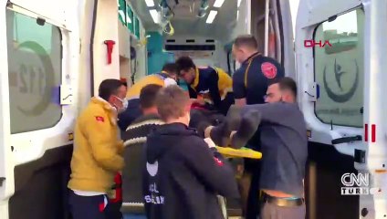 Feci kaza: Otomobil ikiye bölündü