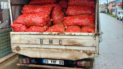 Kamyonet, kasasındaki 2 ton patatesle çalındı! O anlar kamerada