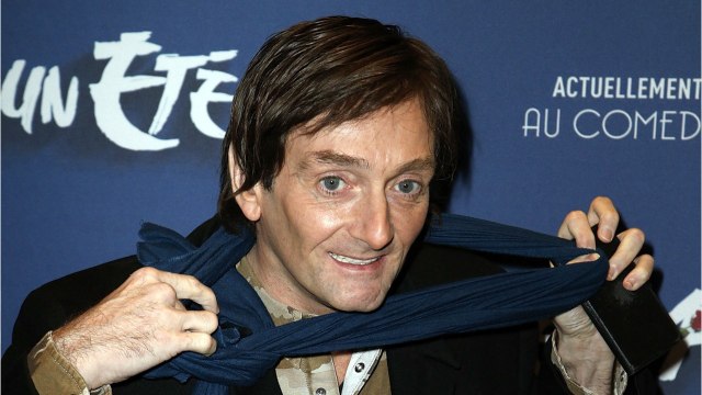 VOICI - Pierre Palmade « un peu claustrophobe : la technique des équipes de Mask Singer pour le rassurer