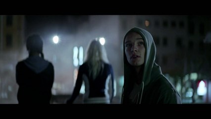 Alone Bande-annonce VF
