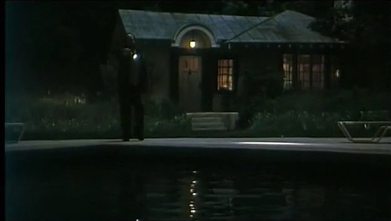 La Jeune fille de l'eau Extrait vidéo VF