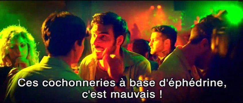 J'arrête quand je veux - EXTRAIT Réveil dans la discothèque