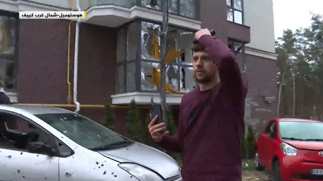مراسل الجزيرة يرافق أحد سكان مدينة هوستوميل خلال عودته إلى منزله