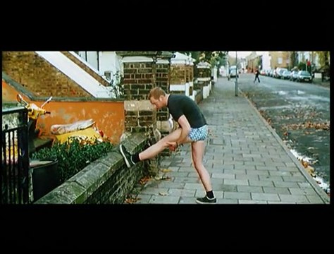 Cours toujours Dennis Extrait vidéo (2) VF