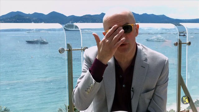 Dheepan est quelqu'un qui se bat : d'abord pour un bout de territoire puis pour son droit à la famille