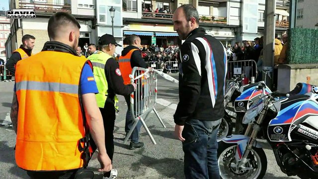 EXHIBICIÓN Y ENTREVISTA DE NARCIS ROCA EN LA CONCENTRACIÓN DE EMOTOS DE NAVIA