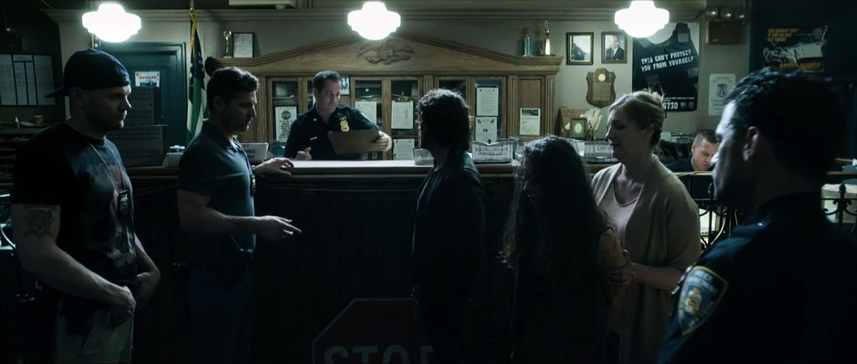 Délivre-nous du mal - EXTRAIT VF "Où est votre col padre ?"