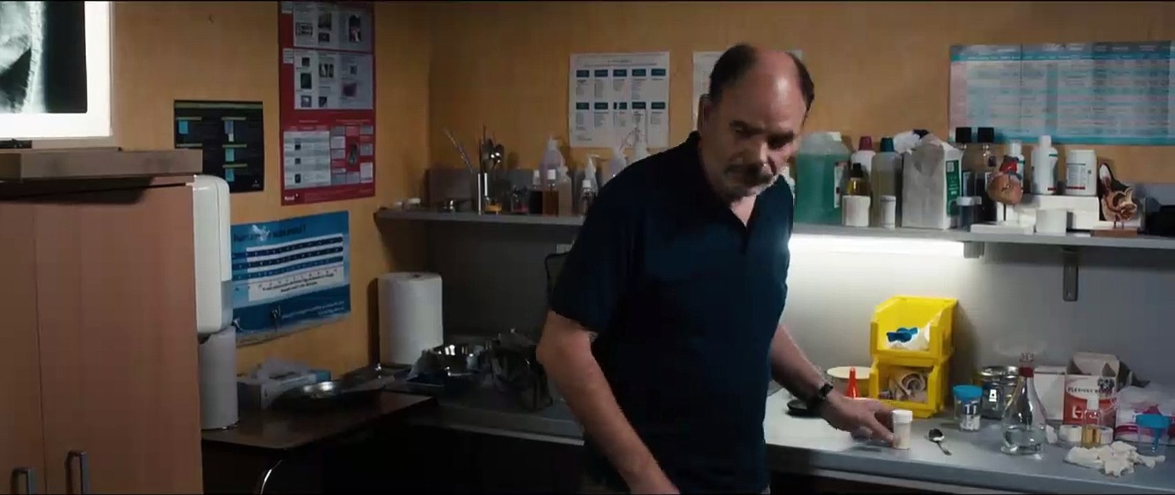 Coup de chaud - EXTRAIT VF "Tu fatigues tout le monde !"