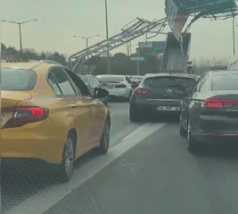 TEM Otoyolu'nda damper kazası: Yol trafiğe kapatıldı