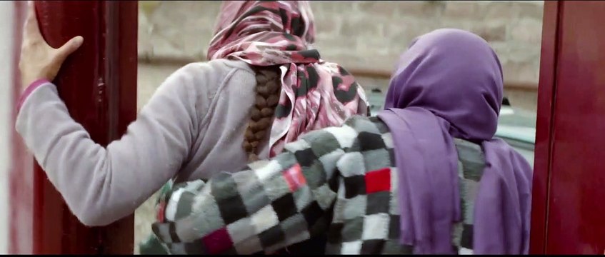 Les Filles du soleil Bande-annonce VF