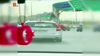 TEM Otoyolu'nda kaza: Yol trafiğe kapatıldı