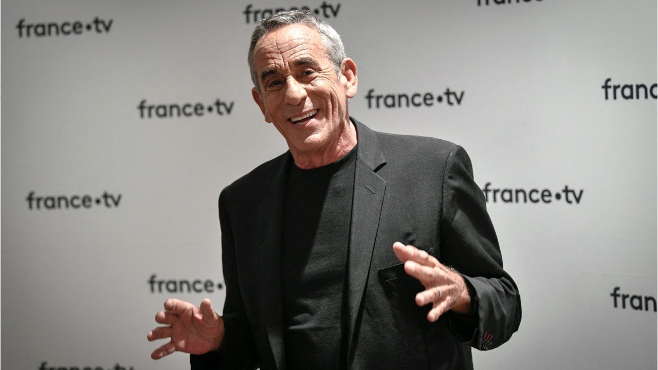 Voici - "Je me suis un peu intéressé à elle " : Thierry Ardisson revient sur le coup de sang de Milla Jovovich dans Tout le monde en parle