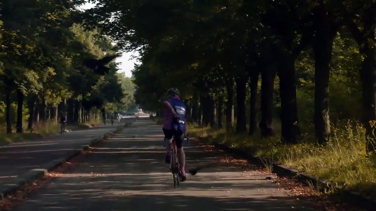 Le Bois dont les rêves sont faits - EXTRAIT VF "Les cyclistes"