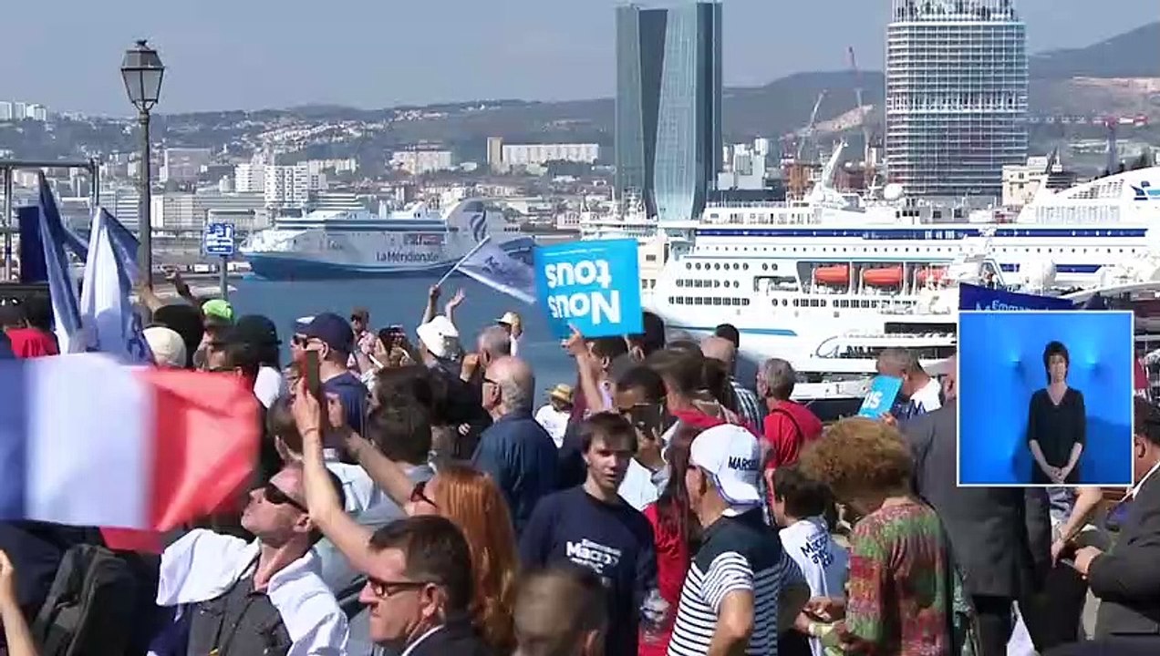 A Marseille, Emmanuel Macron s'affiche plus verts que les verts en draguant les électeurs jeunes, ceux de Jean-Luc Mélenchon et les écolos !