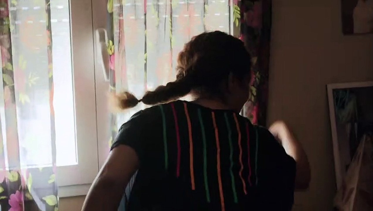 A peine j'ouvre les yeux - EXTRAIT VOST "Mention très bien"