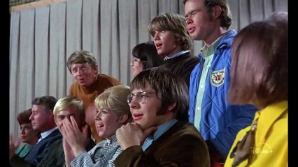 The Computer Wore Tennis Shoes Bande-annonce VO (2)