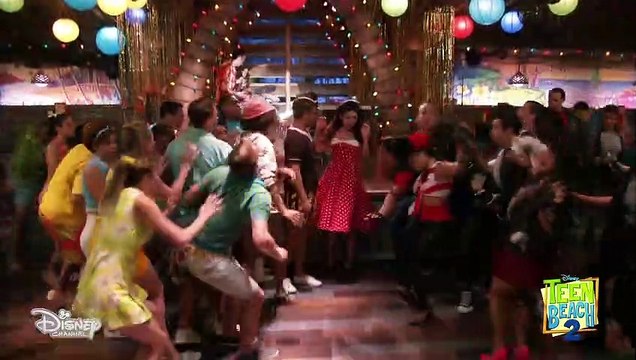 Teen Beach 2 - EXTRAIT VF Lela veut être comme Mack