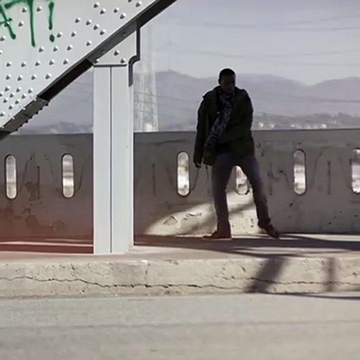 Kaporal X Lil Buck - EXTRAIT "Crossing the bridge"