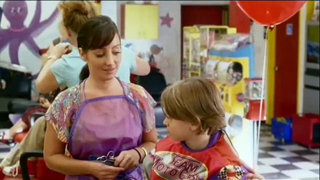 Rien que pour vos cheveux Bande-annonce VF