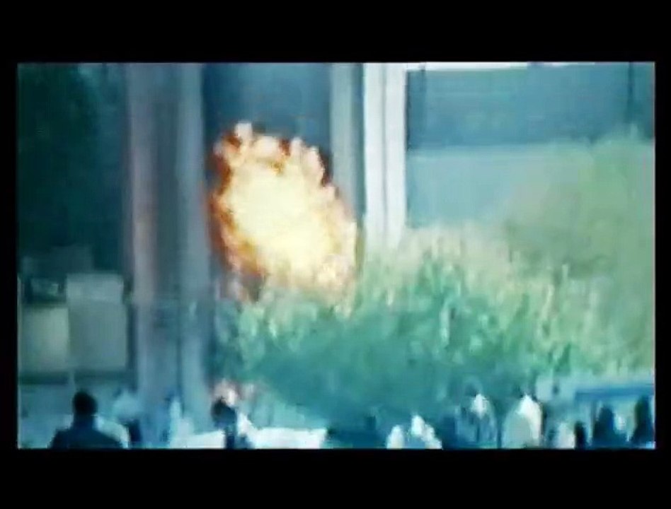 A travers la poussière Bande-annonce VO