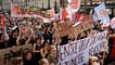Présidentielle : des milliers de manifestants rassemblés à Paris contre l'extrême-droite, des heurts en fin de cortège